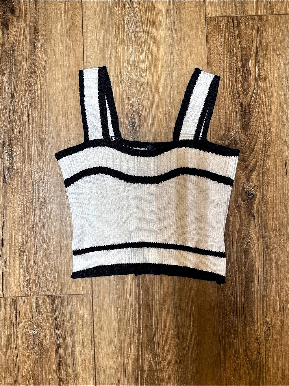 Color Block Tank Top in White & Black Size XL Like New